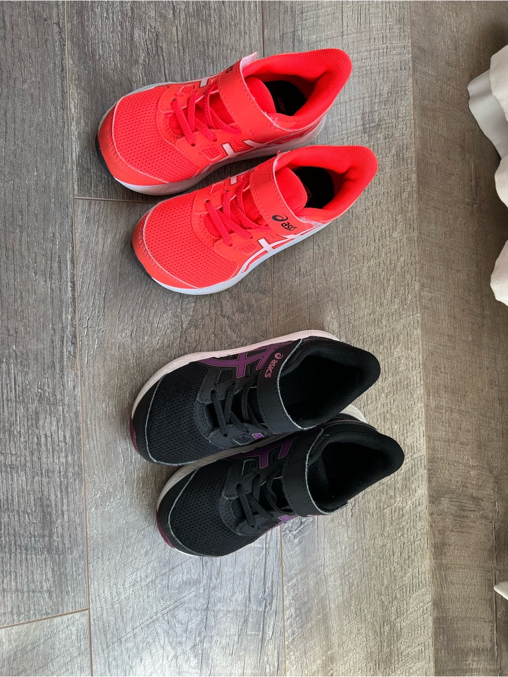 ASICS boys 3-4 years old bundle